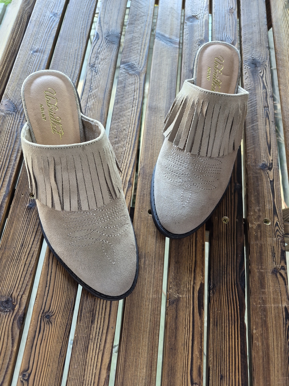 ARIAT Brand ,Tan Suede Fringe Mules